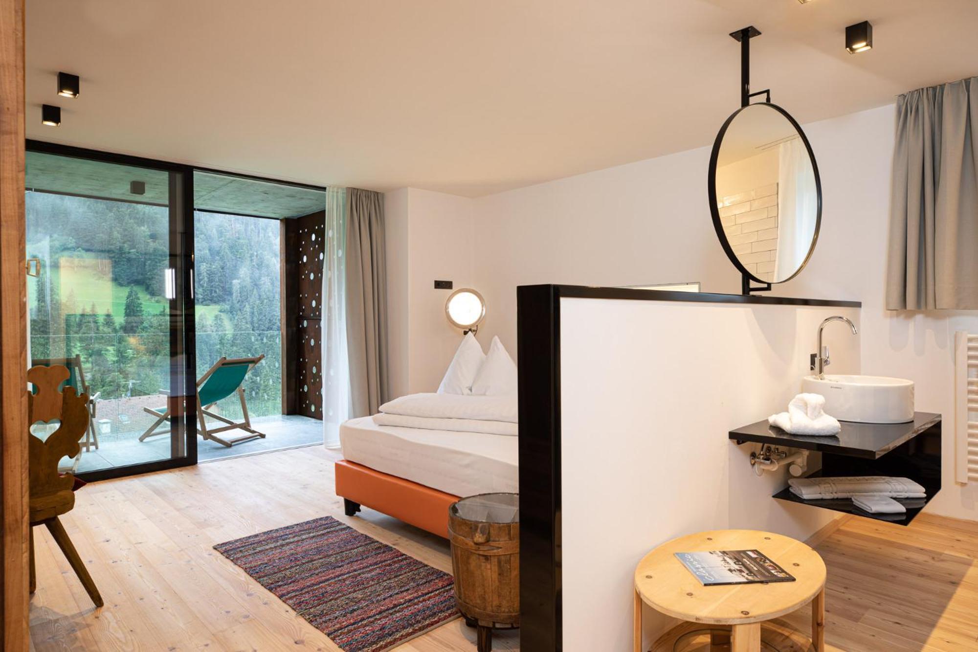Al Plan, A Mountain Moving Hotel Сан Вигилио ди Маребе Стая снимка