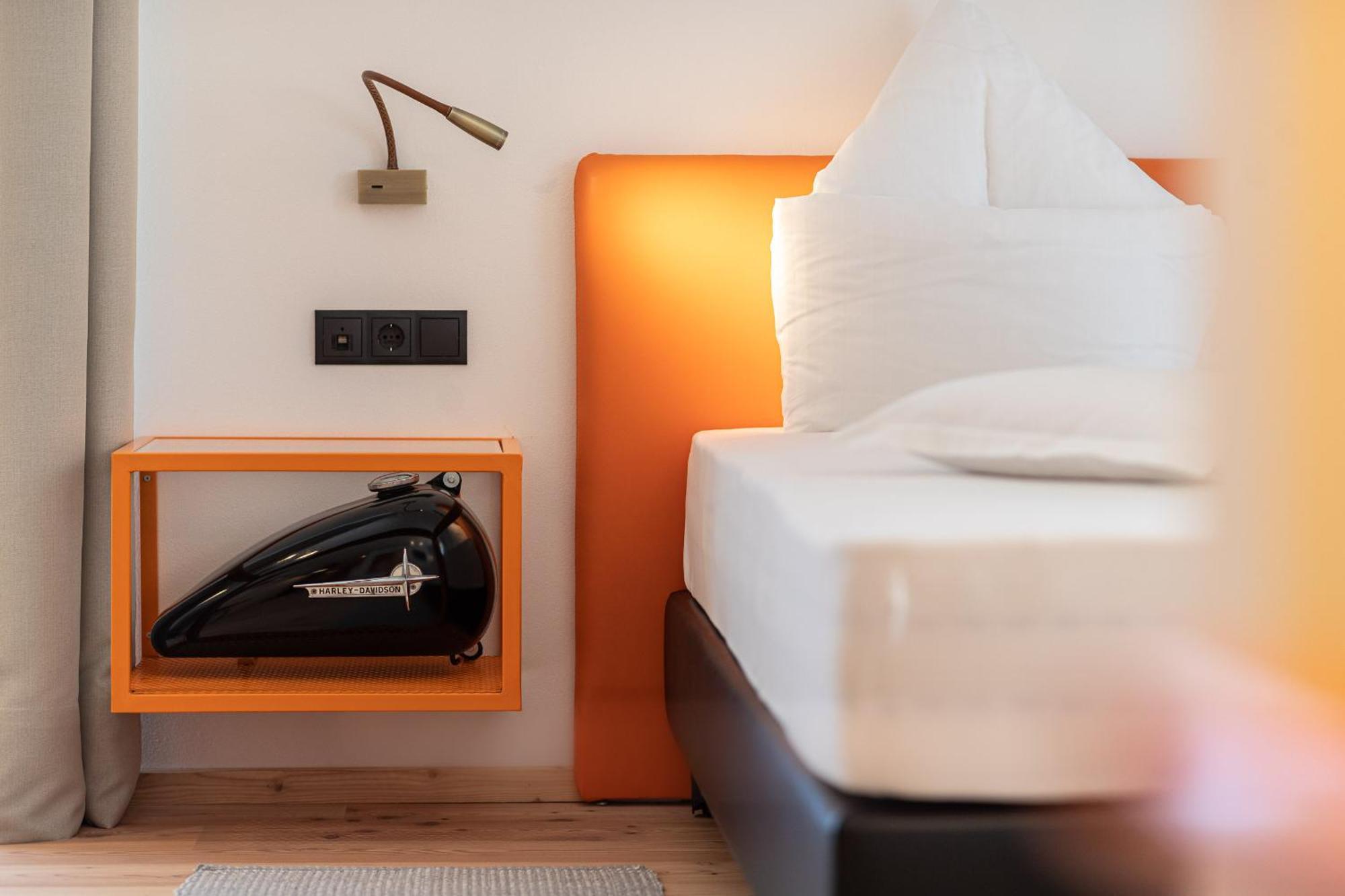 Al Plan, A Mountain Moving Hotel Сан Вигилио ди Маребе Стая снимка
