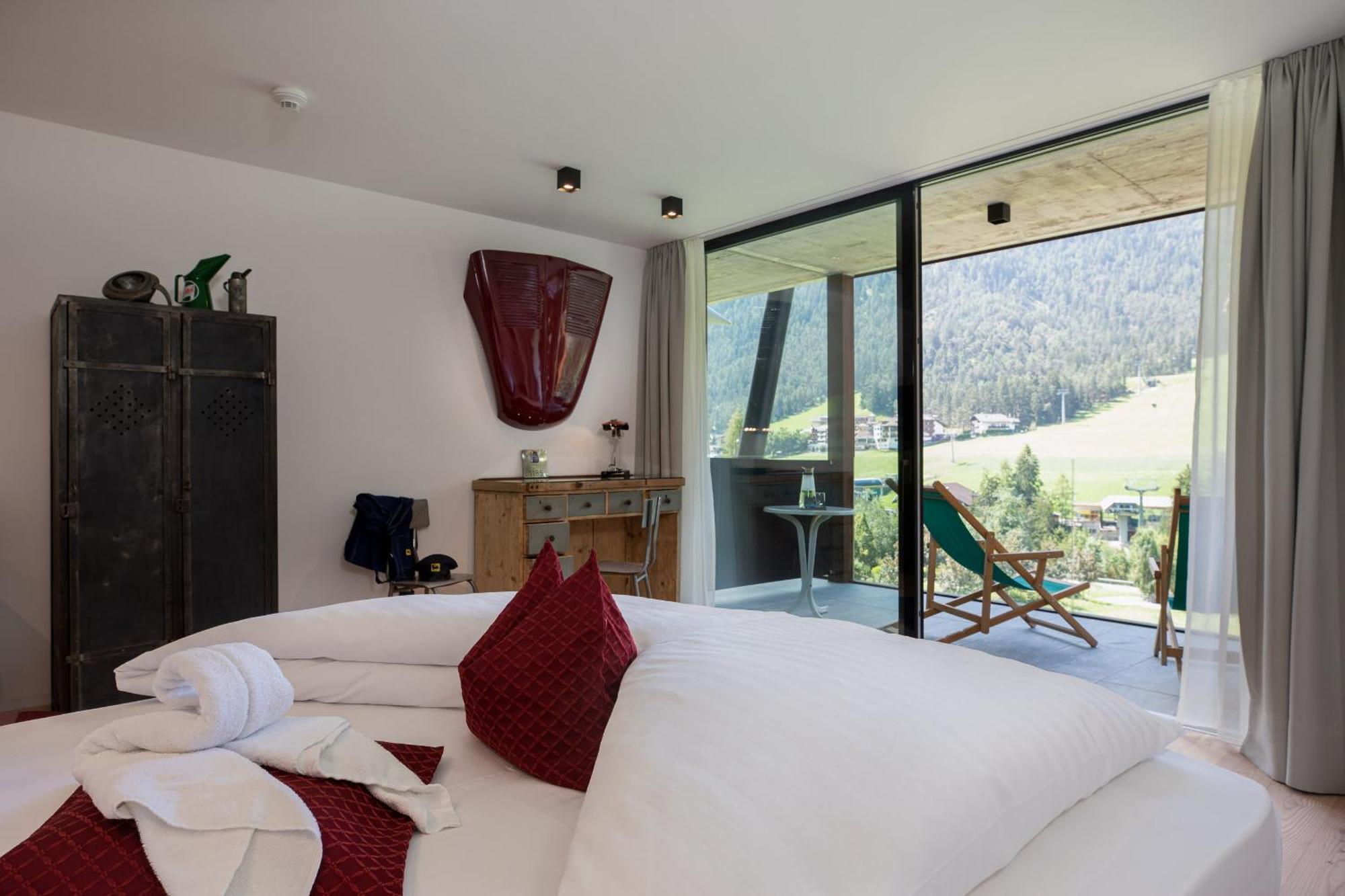 Al Plan, A Mountain Moving Hotel Сан Вигилио ди Маребе Стая снимка