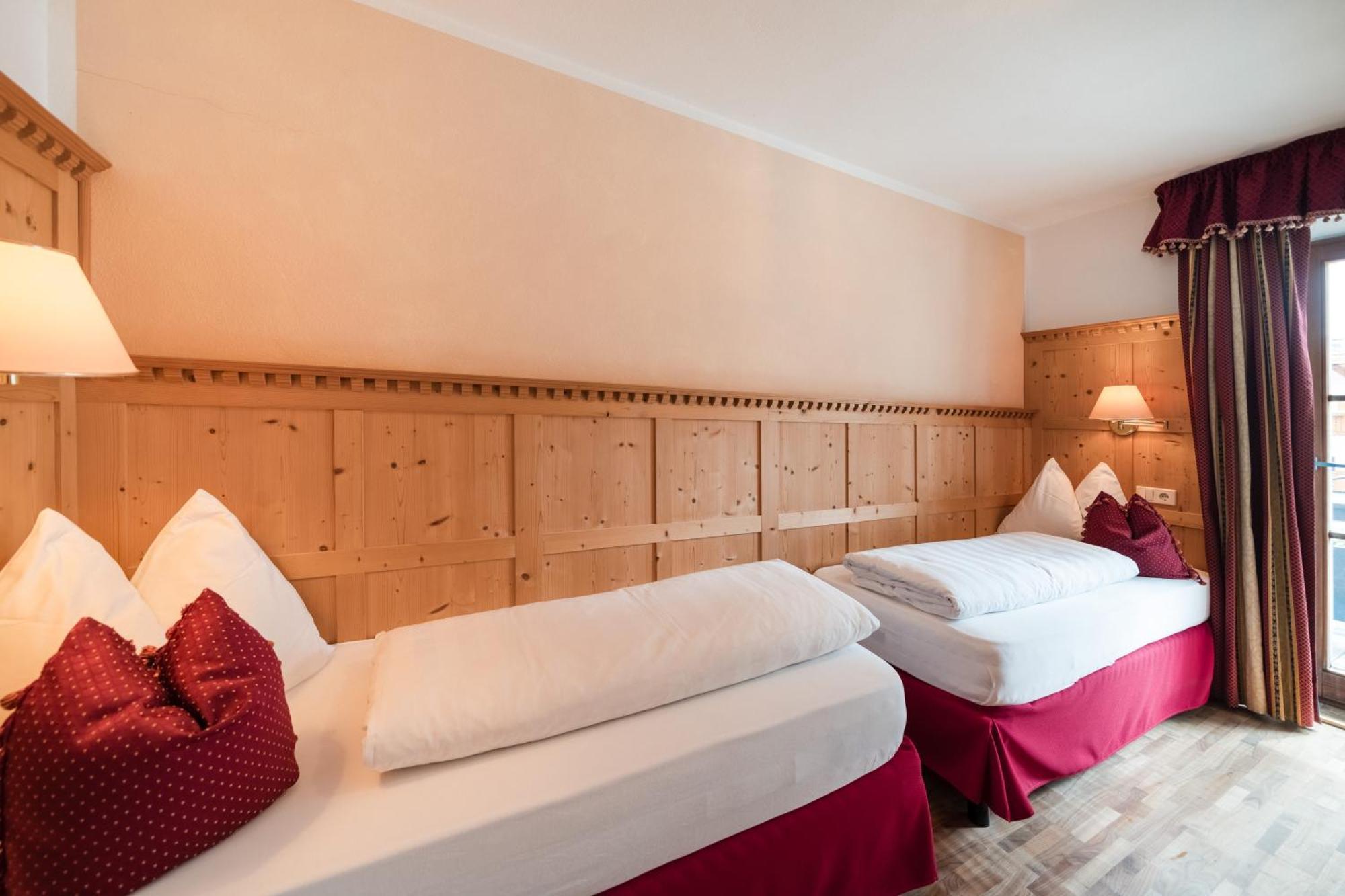 Al Plan, A Mountain Moving Hotel Сан Вигилио ди Маребе Екстериор снимка